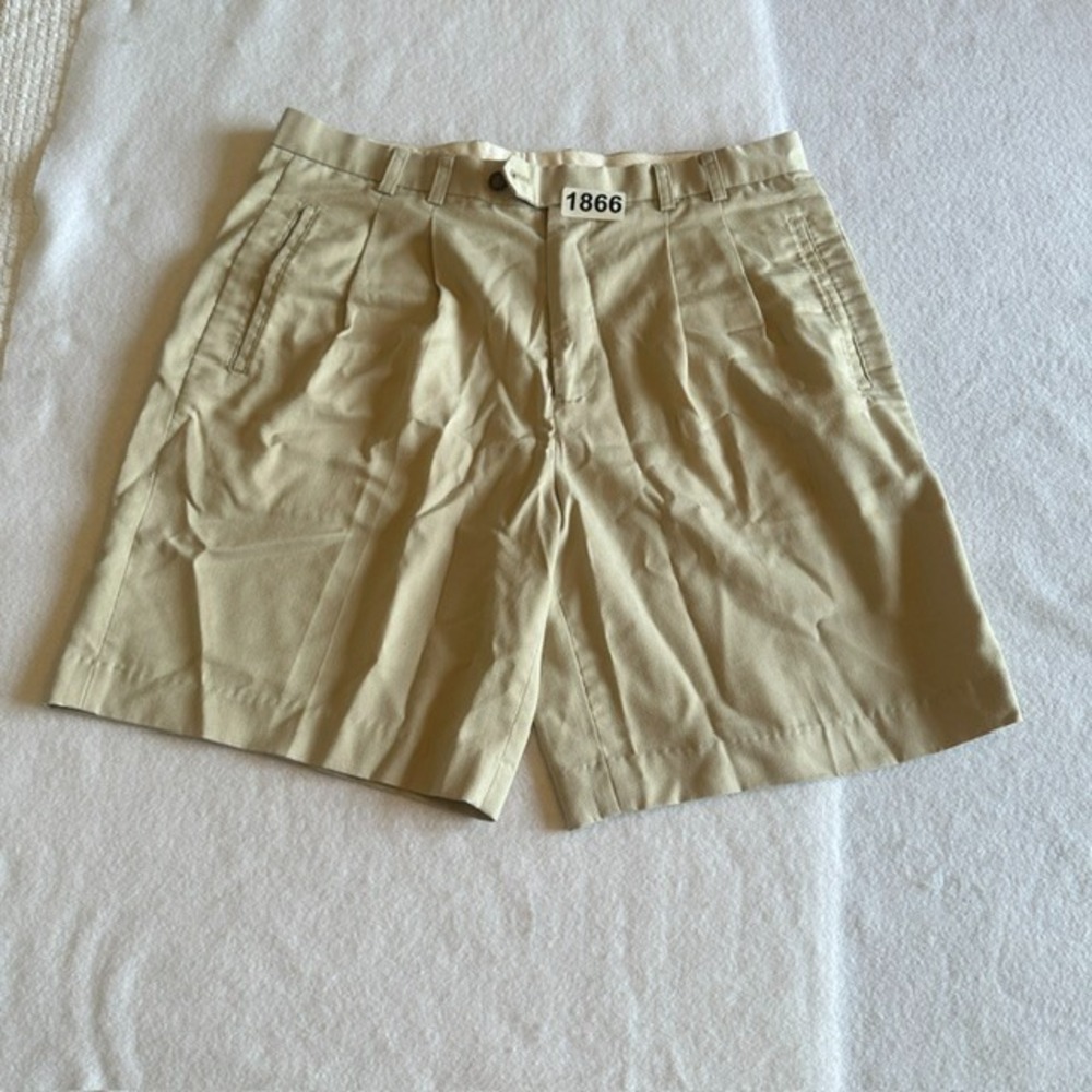 Cutter Buck Pleated Chino Shorts Mens 35 Khaki Beige Golf Walking Casual